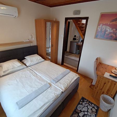 Szilvia Panzio Gyomaendrod Bed & Breakfast Bagian luar foto