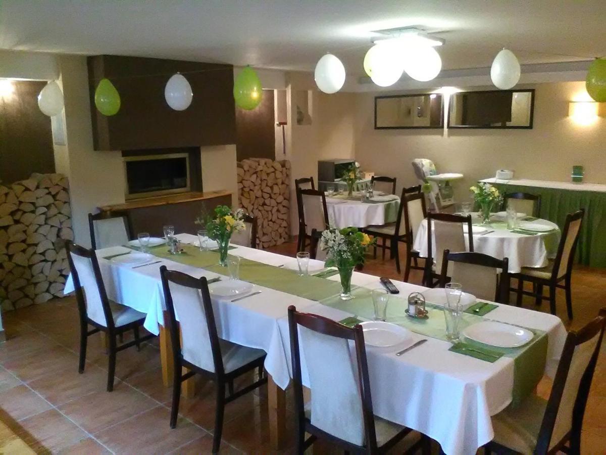 Szilvia Panzio Gyomaendrod Bed & Breakfast Bagian luar foto