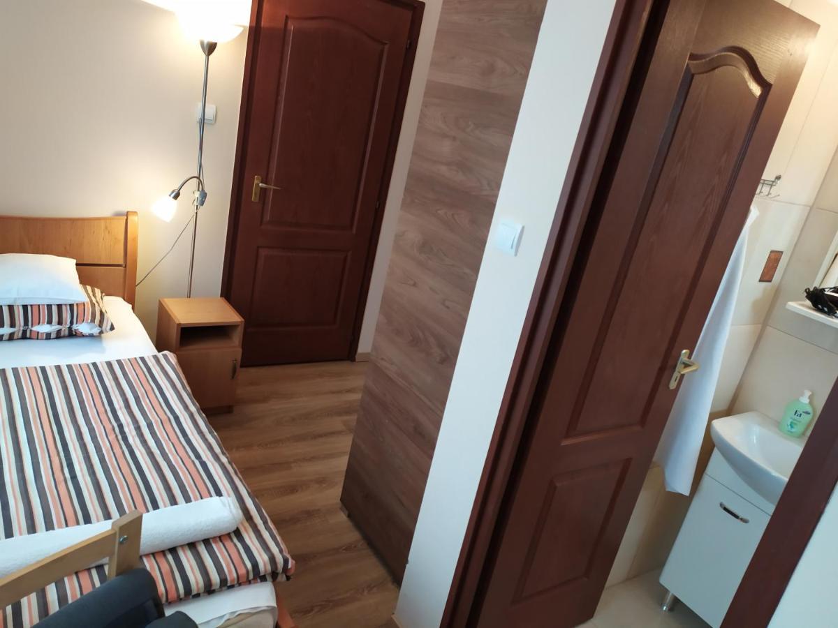 Szilvia Panzio Gyomaendrod Bed & Breakfast Bagian luar foto