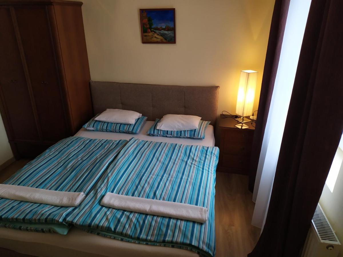 Szilvia Panzio Gyomaendrod Bed & Breakfast Bagian luar foto