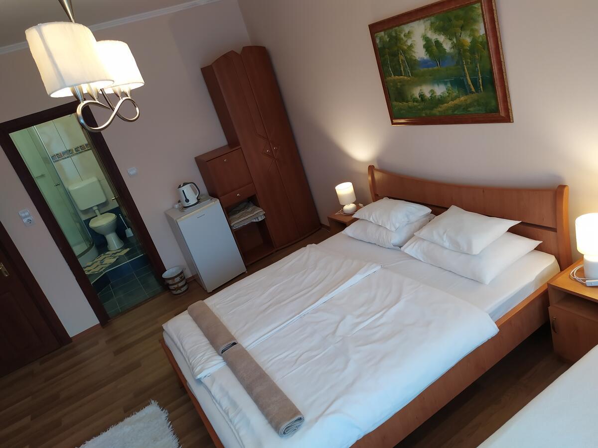 Szilvia Panzio Gyomaendrod Bed & Breakfast Bagian luar foto