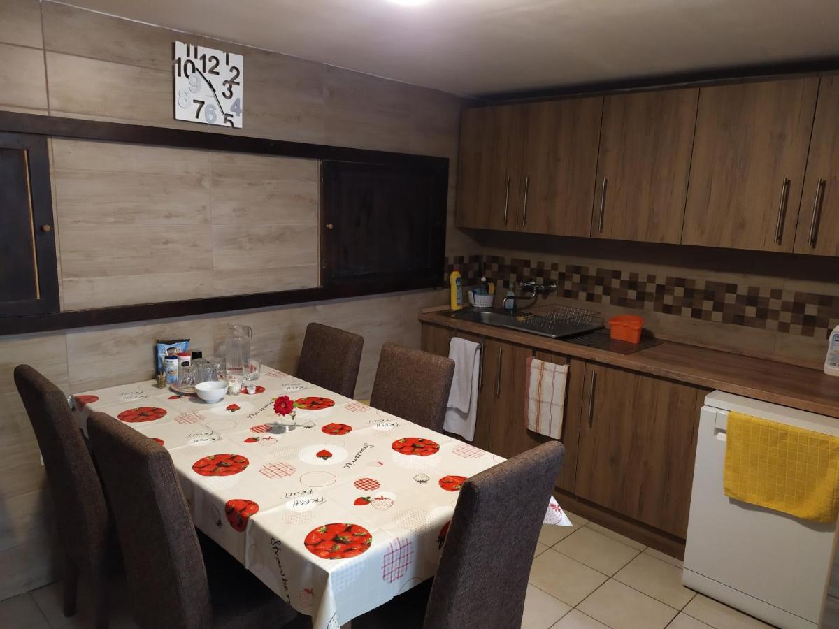 Szilvia Panzio Gyomaendrod Bed & Breakfast Bagian luar foto