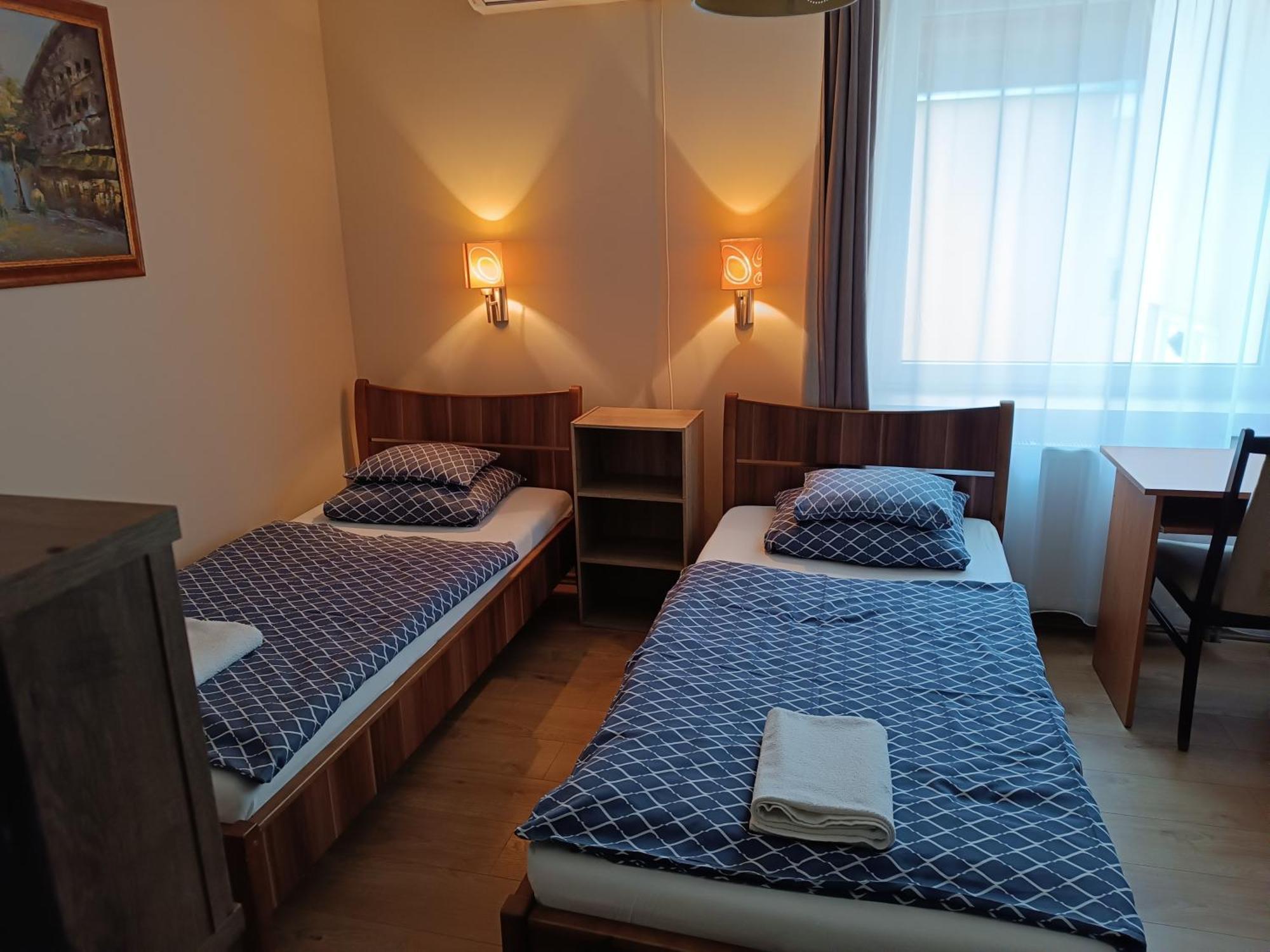 Szilvia Panzio Gyomaendrod Bed & Breakfast Bagian luar foto