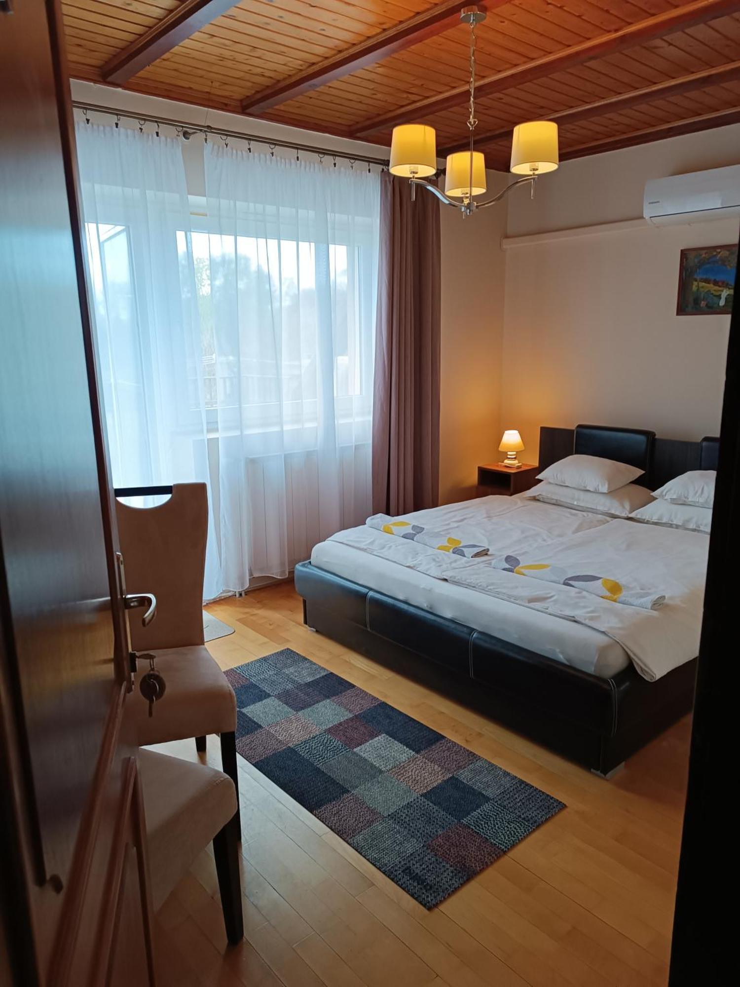 Szilvia Panzio Gyomaendrod Bed & Breakfast Bagian luar foto